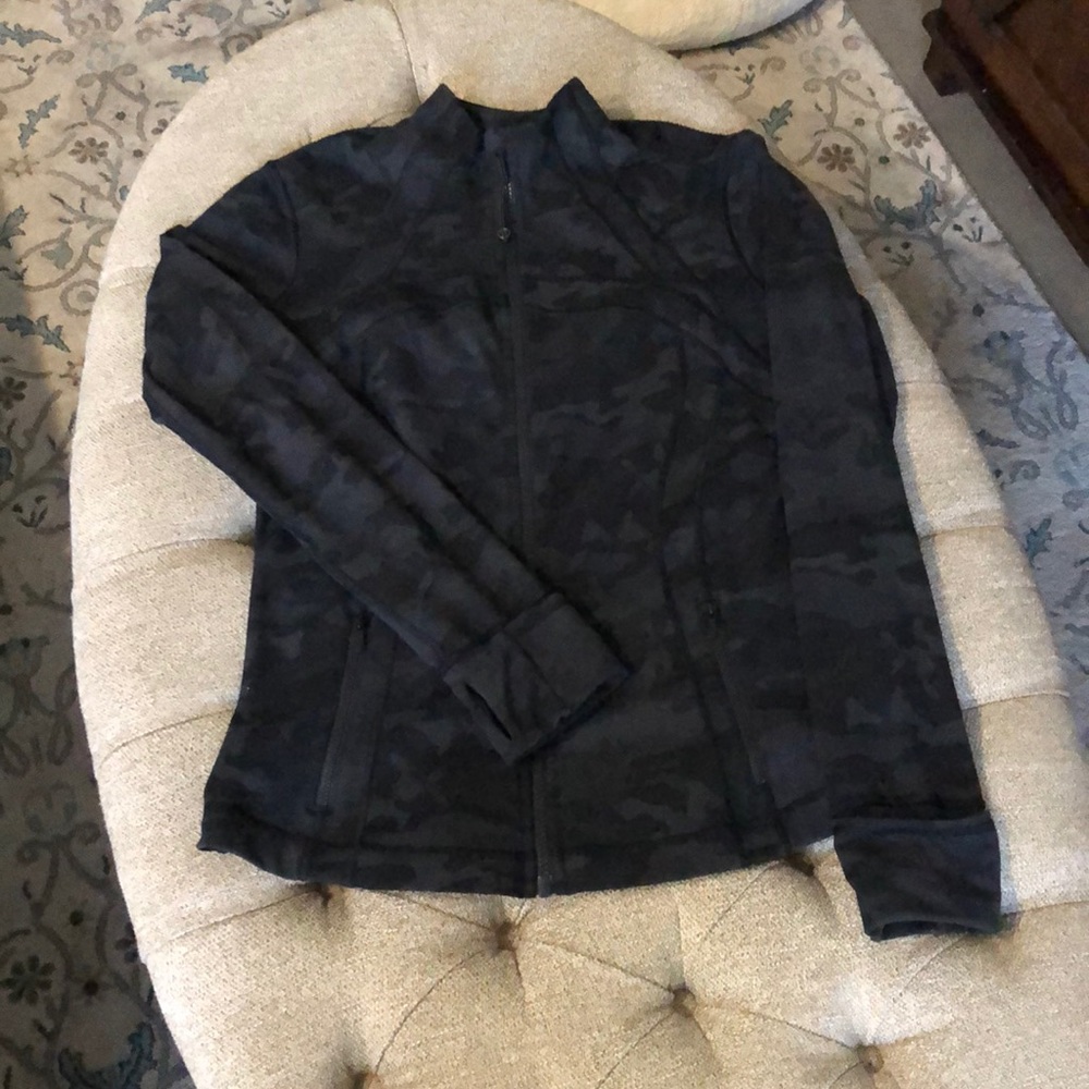 Lululemon sweatshirt